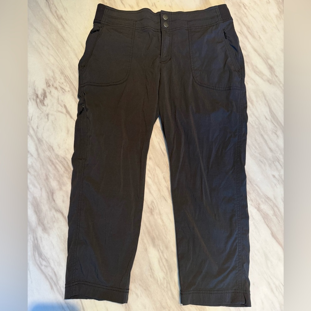 Athleta Black Capri Pants Size 6